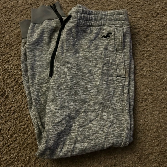 Hollister bottoms - Picture 2 of 3